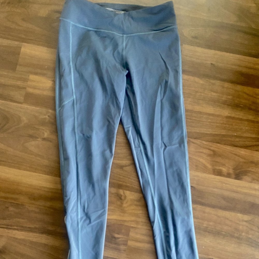 Victoria's Secret Sport Gray/Blue Leggings size Medium like new